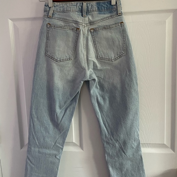 NWOT Abercrombie curve love high rise mom jean - Picture 3 of 4
